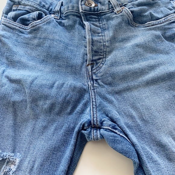 H&M Jeans relaxed skinny tapered leg jean - Picture 10 of 10